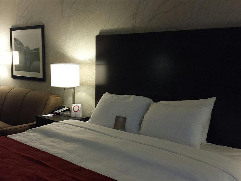 Comfort Suites Uniontown Esterno foto