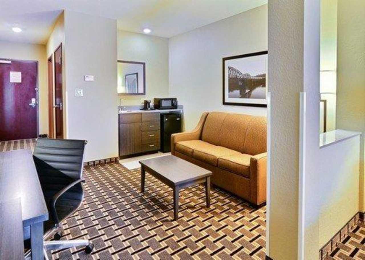 Comfort Suites Uniontown Esterno foto