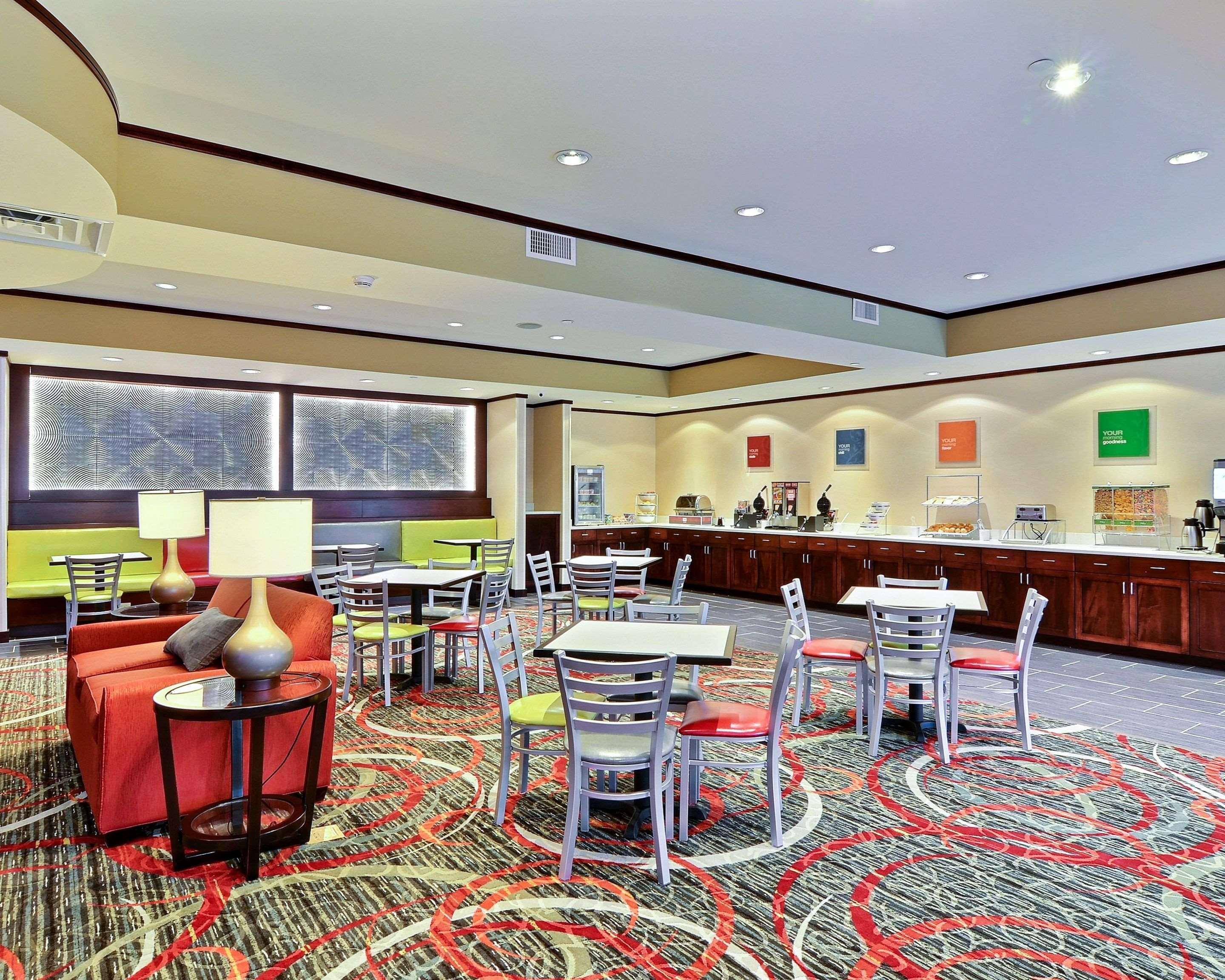 Comfort Suites Uniontown Esterno foto