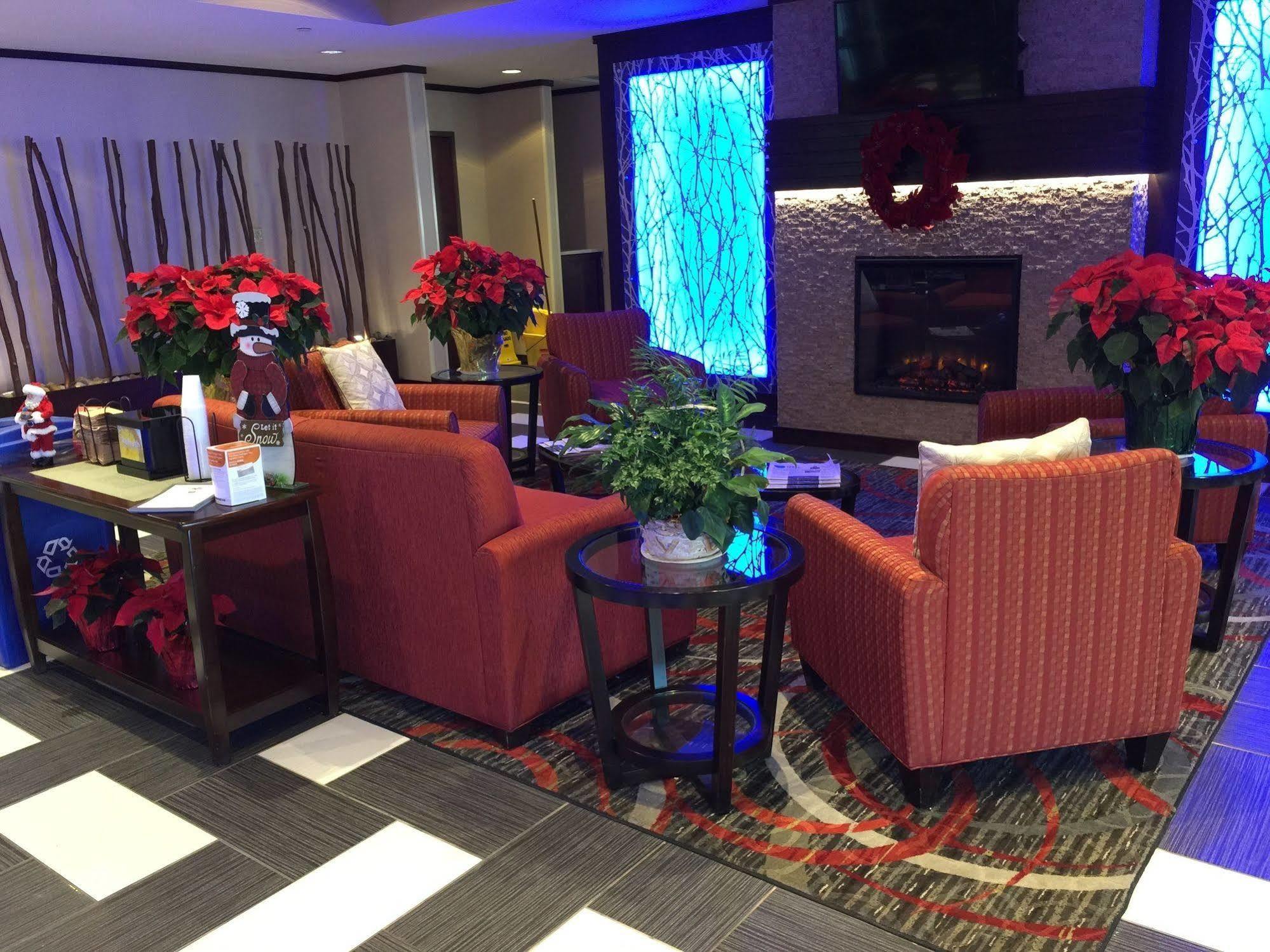 Comfort Suites Uniontown Esterno foto