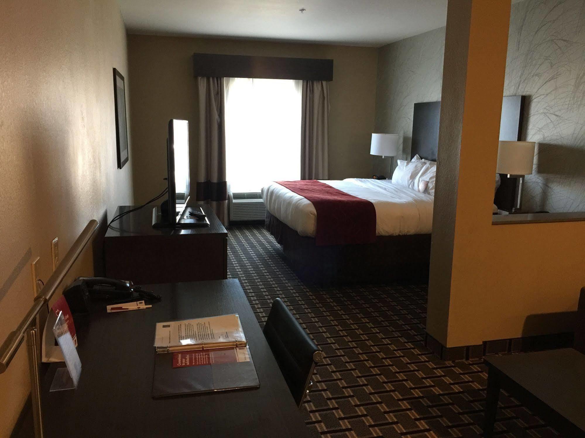 Comfort Suites Uniontown Esterno foto