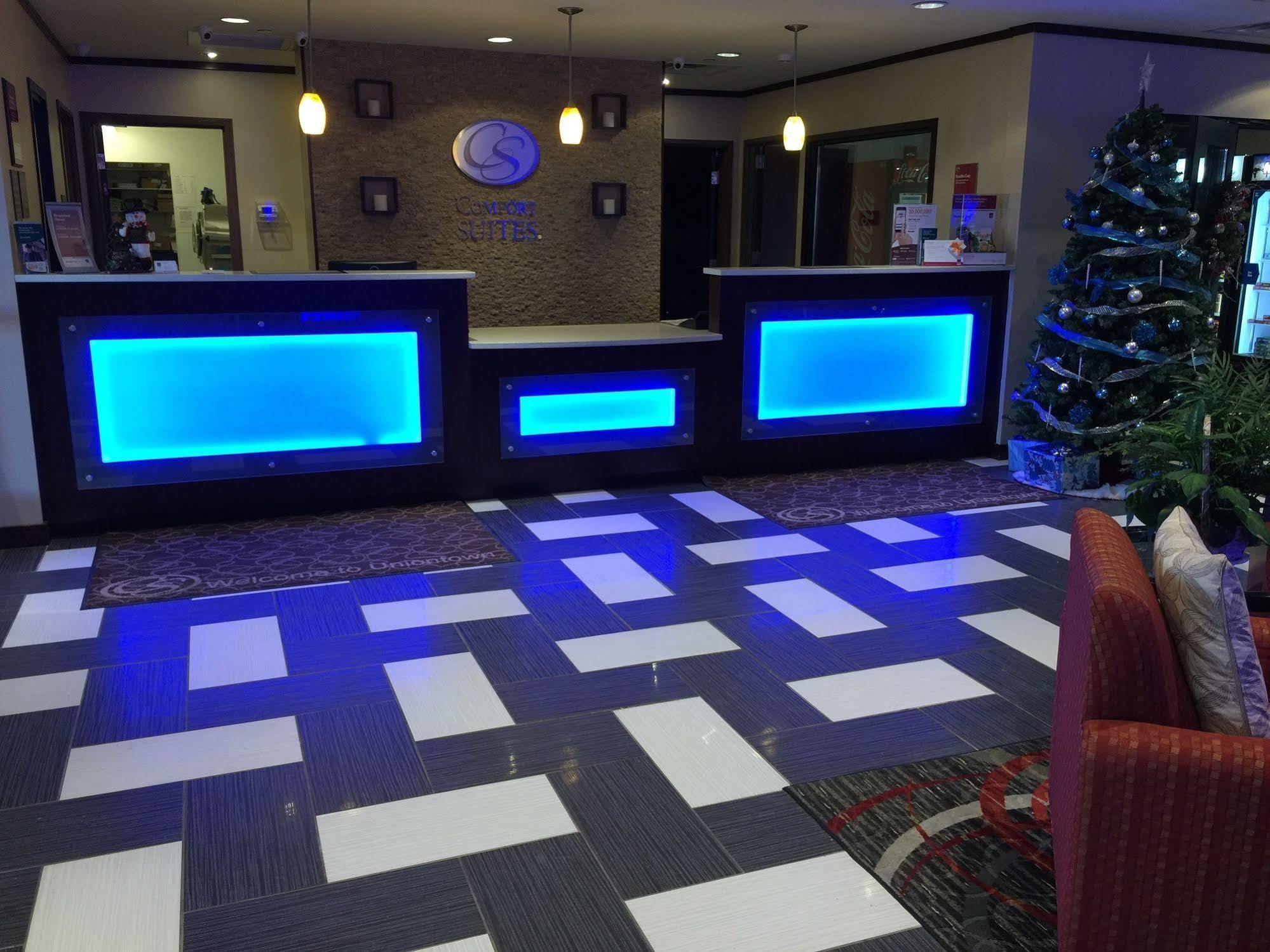 Comfort Suites Uniontown Esterno foto